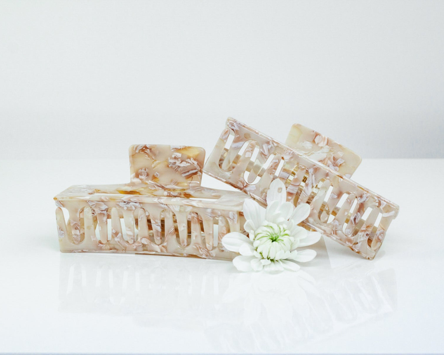 Elegance - Hiusklipsi 10cm Creme
